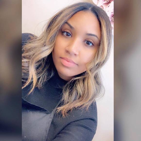 Meet your Posher, Desirae - Picture 1 of 1